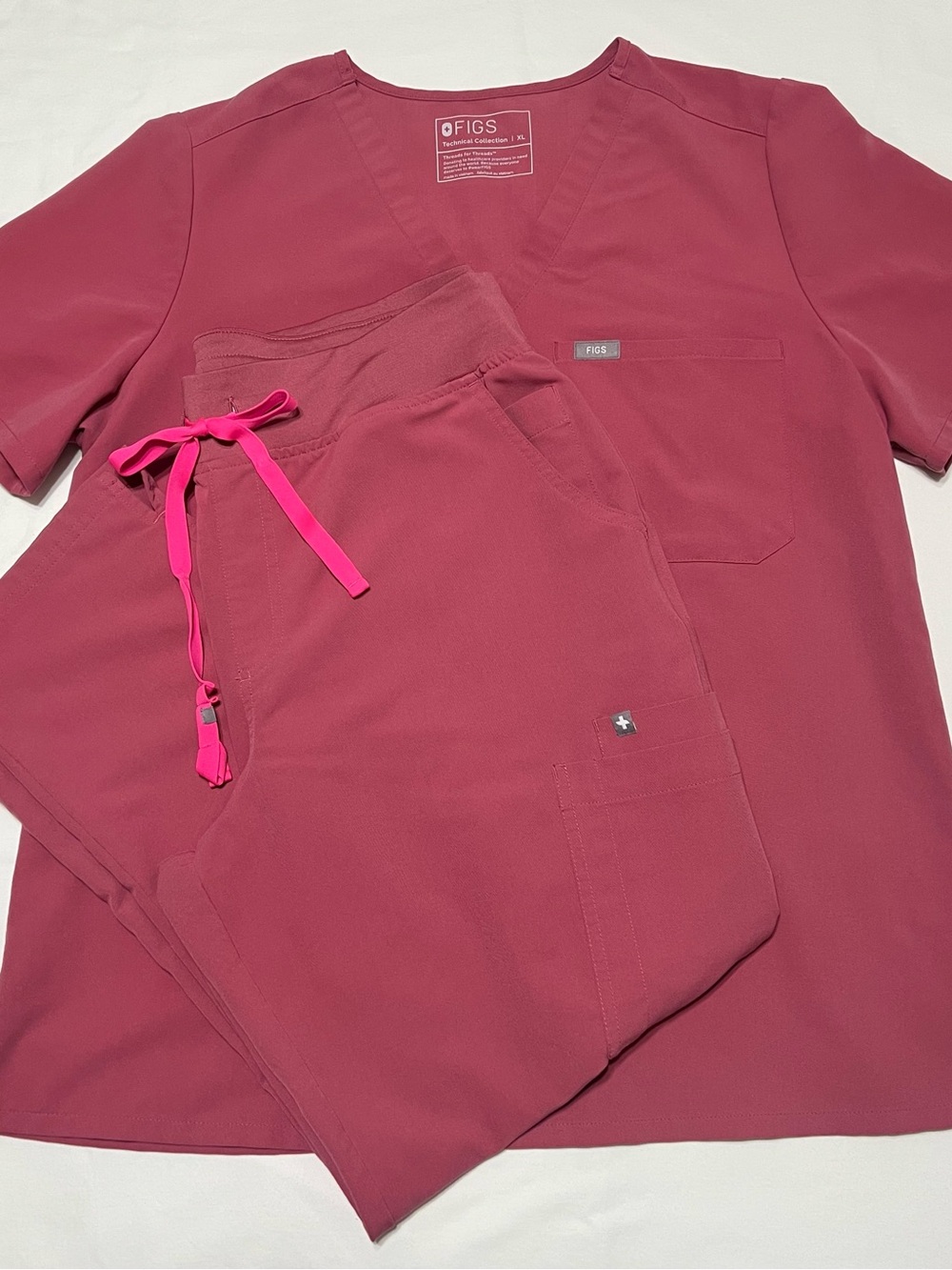 FIGS Pink Scrub Set Like New